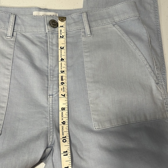 LOFT Skinny Crop with Frayed Hem Light Wash 8 / 29 - Picture 14 of 15